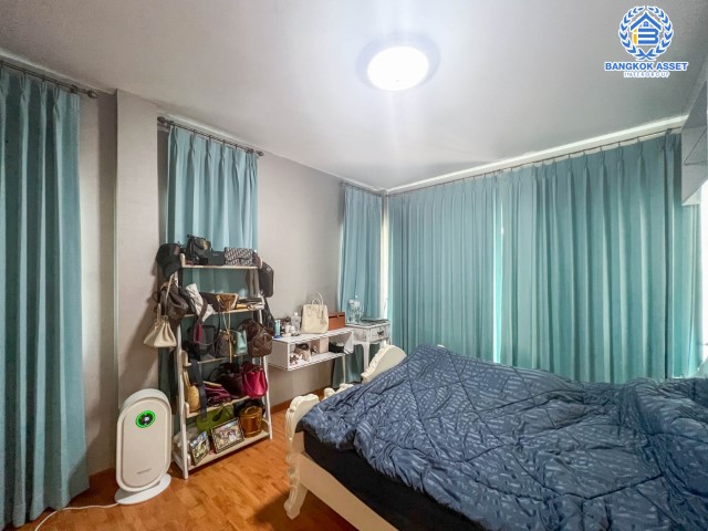 *****บ้านเดี่ยวมือสองย่านกรุงเทพฯ ม.คาซ่าวิลล์ วัชรพล-เพิ่มสิน เนื้อที่กว้าง 50.60 ตร.ว. ฟังก์ชัน 4 ห้องนอน 3 ห้องน้ำ ที่จอดรถ 2 คัน บ้านหลังใหญ่ สภาพดี บนทำเลแห่งการเดินทาง ใกล้รถไฟฟ้าสายสีเขียว "สถานีสะพานใหม่" และทางด่วน "ฉลองรัช" จองเลย!